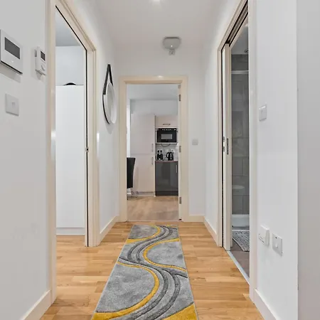 Spacious Flat - Sleeps 8 - View Centre Διαμέρισμα *