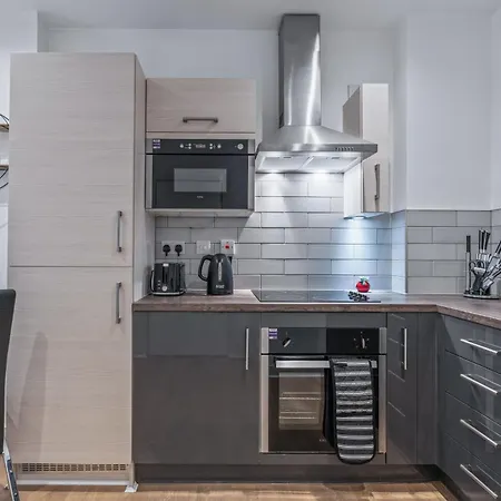 Spacious Flat - Sleeps 8 - View Centre Leeds (West Yorkshire)