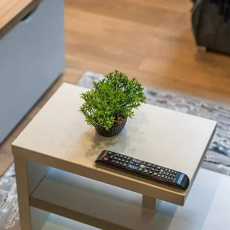 Spacious Flat - Sleeps 8 - View Centre * Leeds (West Yorkshire)