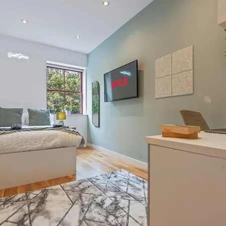 公寓 Spacious Flat - Sleeps 8 - View Centre