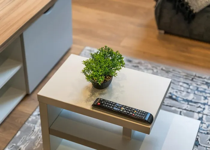 Spacious Flat - Sleeps 8 - View Centre * Leeds (West Yorkshire)