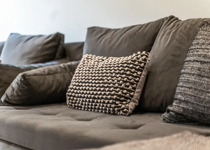 Spacious Flat - Sleeps 8 - View Centre Apartment Leeds (West Yorkshire)