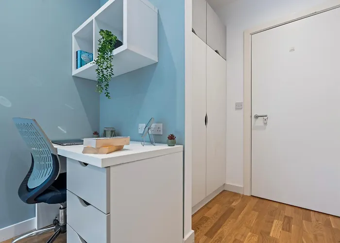 Spacious Flat - Sleeps 8 - View Centre Leeds (West Yorkshire)